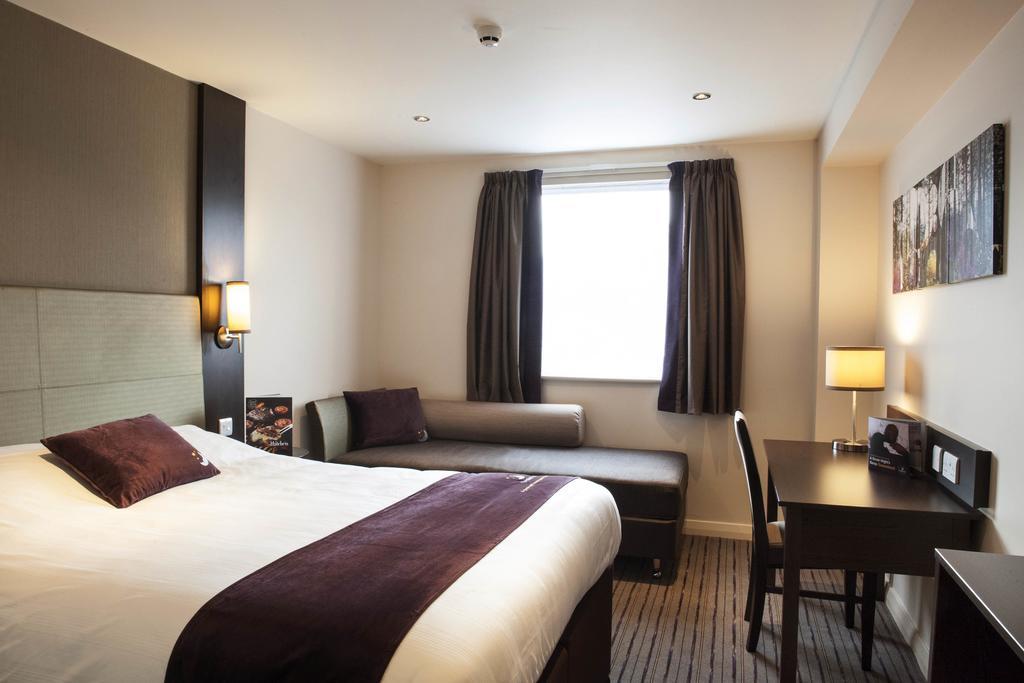 Premier Inn צ'יצ'סטר מראה חיצוני תמונה