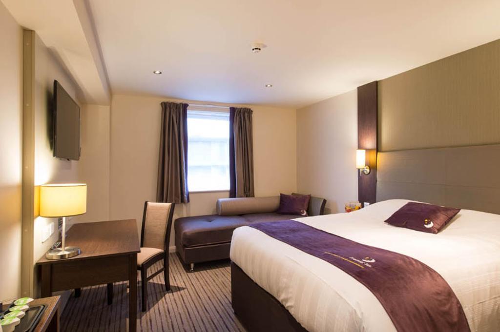 Premier Inn צ'יצ'סטר מראה חיצוני תמונה